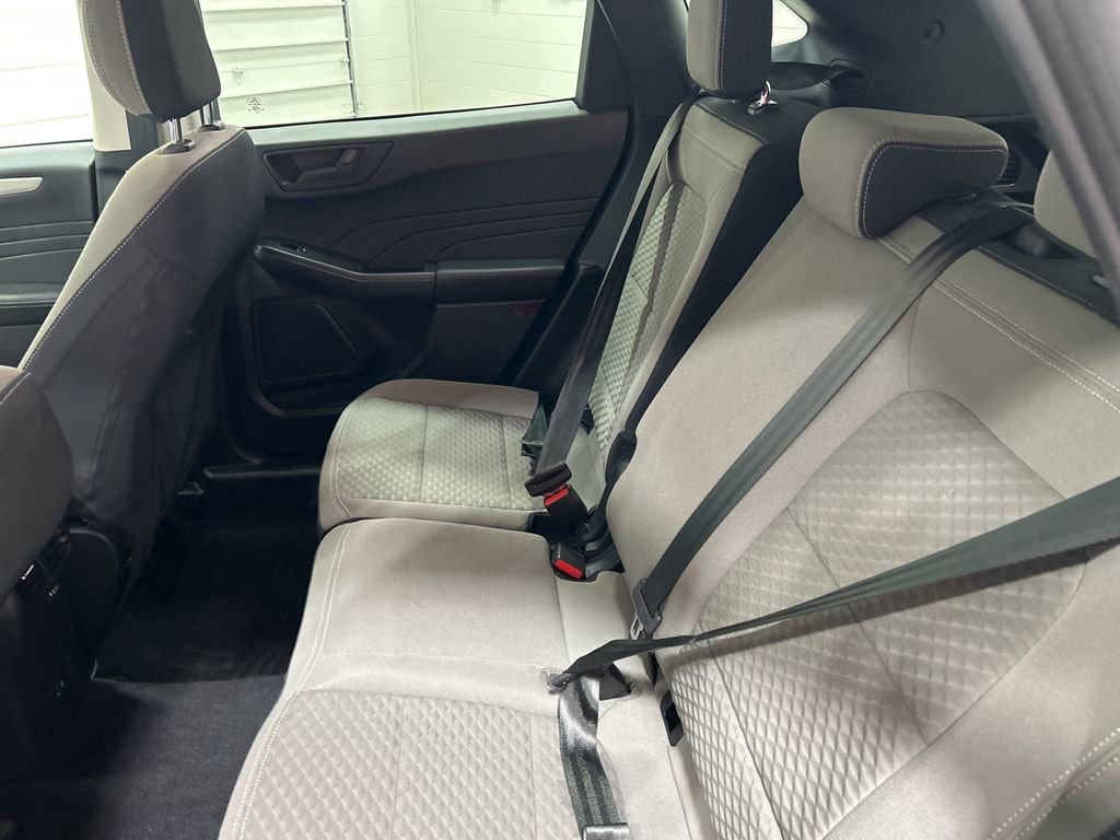 Certified 2022 Ford Escape SE w/ Cold Weather Package image 18