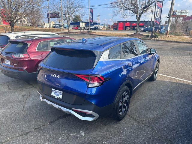 Used 2024 Kia Sportage EX image 2