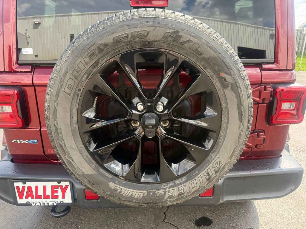 Used 2021 Jeep Wrangler Unlimited Sahara w/ Cold Weather Group AWD/4WD image 53