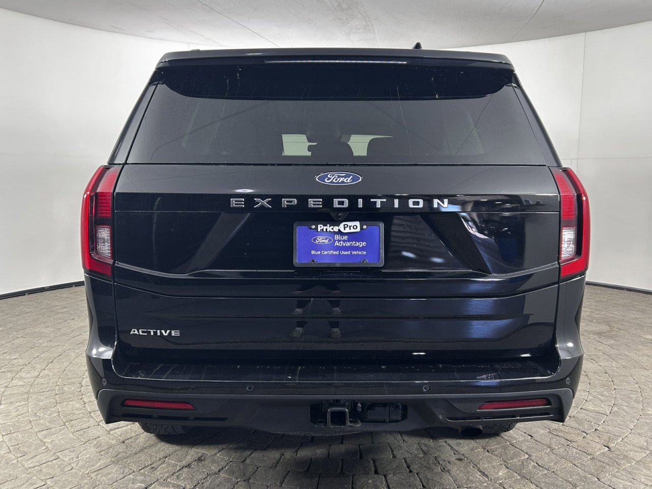 Certified 2025 Ford Expedition Active AWD/4WD image 6