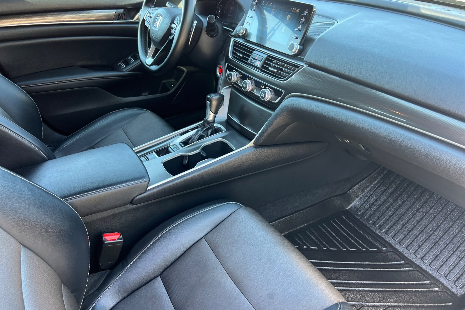 Used 2018 Honda Accord Sport image 16