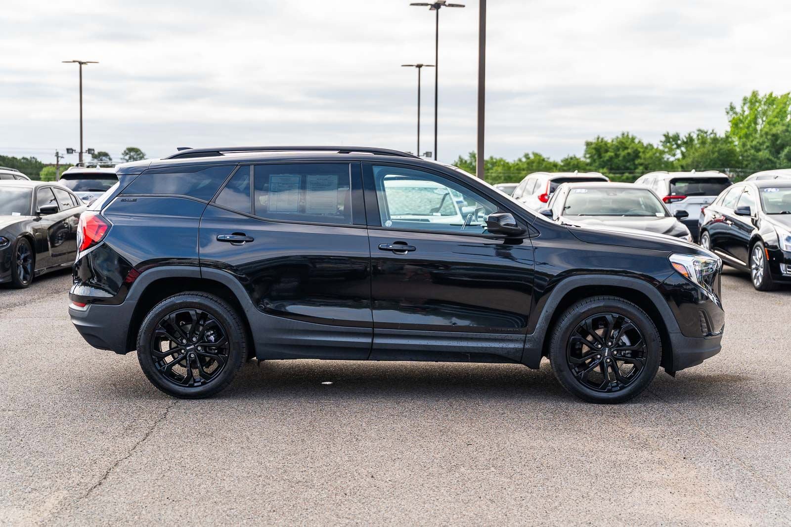 Used 2019 GMC Terrain SLE w/ Driver Convenience Package AWD/4WD image 8