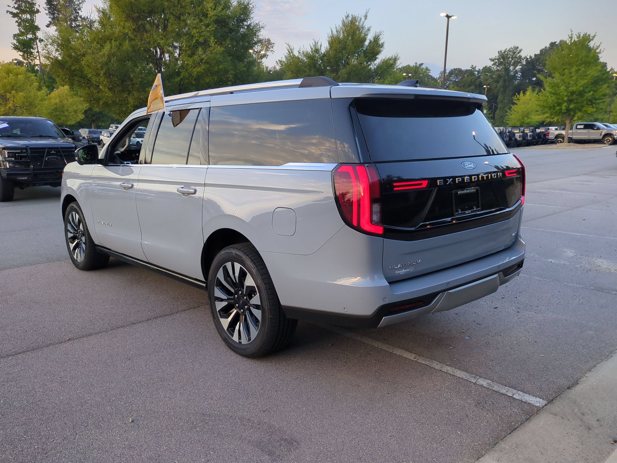 Certified 2025 Ford Expedition Max Platinum w/ Driver's Package AWD/4WD image 6