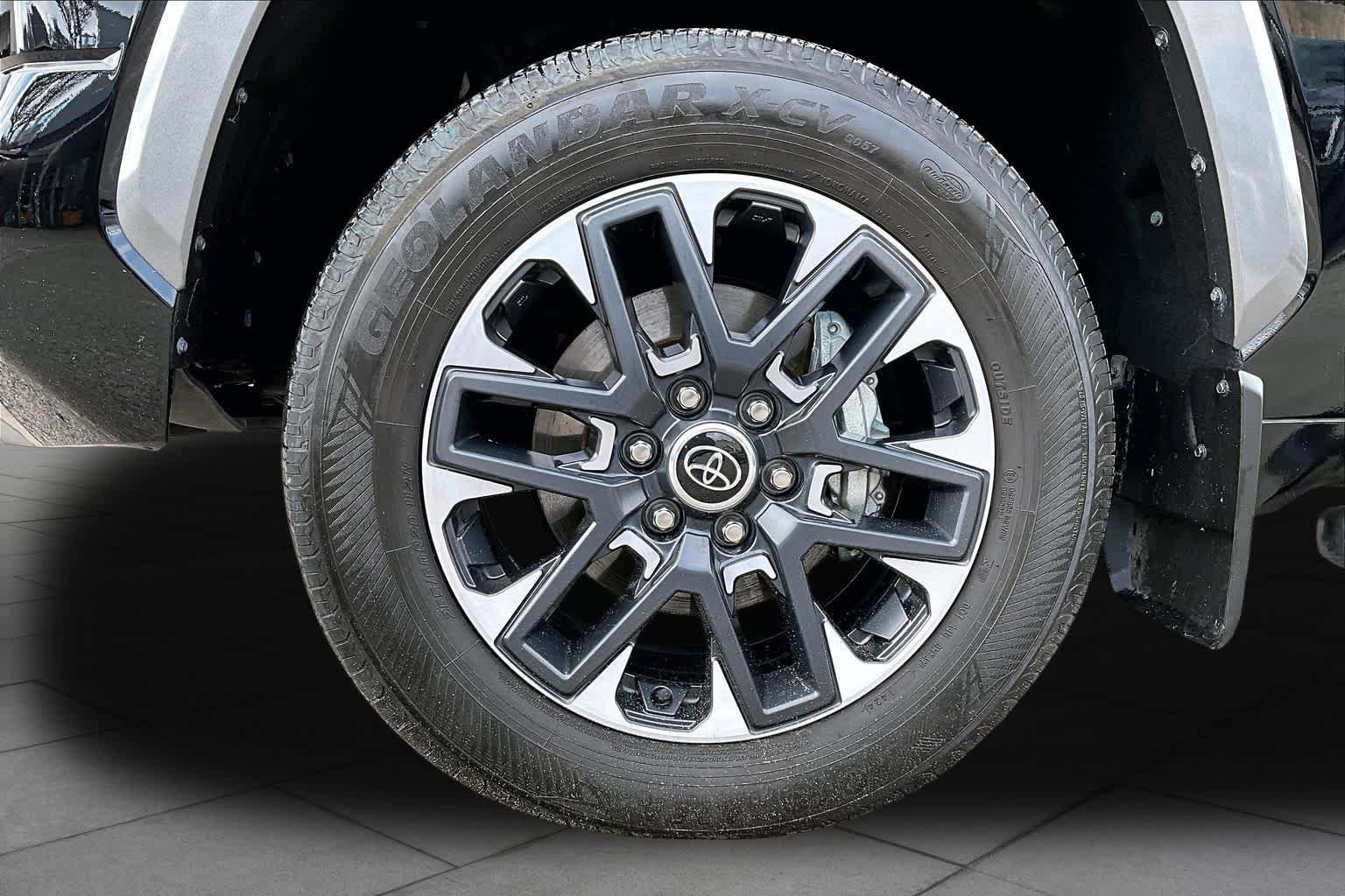 Used 2024 Toyota Tundra Limited w/ Power Package AWD/4WD image 13