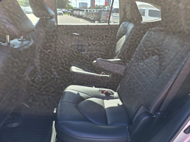 Used 2022 Toyota Highlander XLE FWD image 13