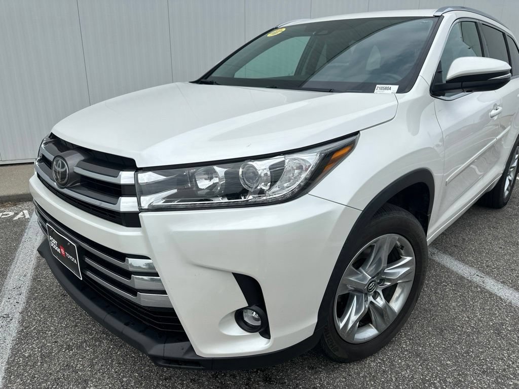 Used 2019 Toyota Highlander Limited AWD/4WD image 2