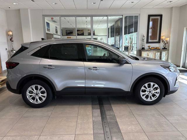 Certified 2024 Ford Escape Active FWD image 2