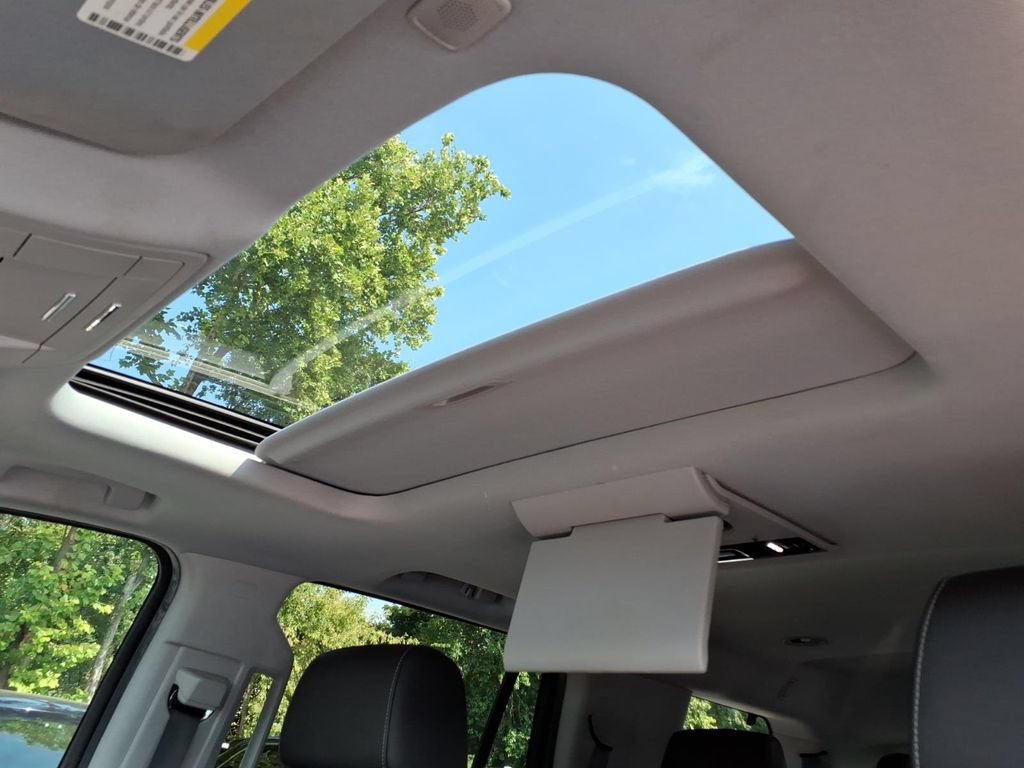 Used 2018 Chevrolet Tahoe LT AWD/4WD image 20