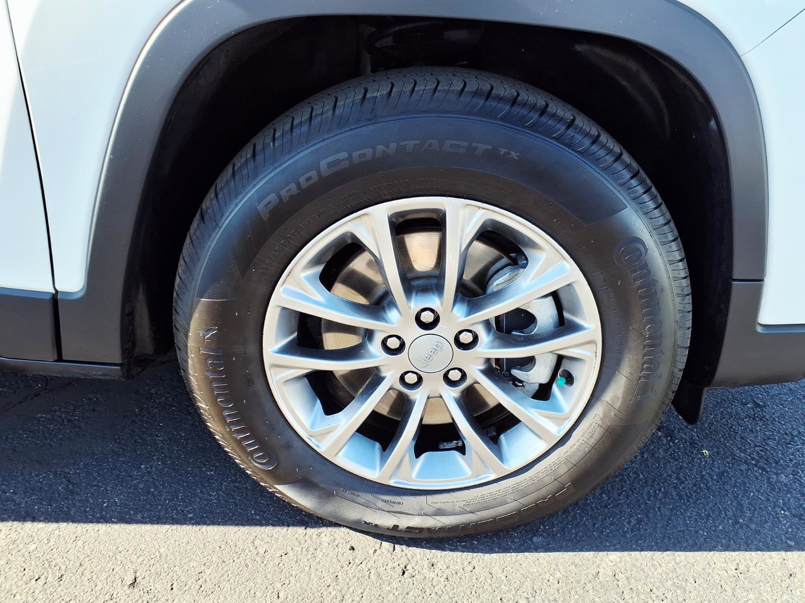 Used 2021 Jeep Cherokee Latitude Lux w/ Comfort/Convenience Group image 9