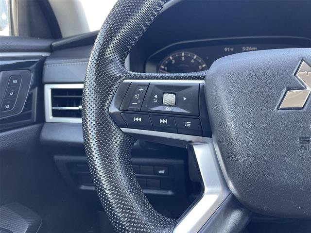 Used 2023 Mitsubishi Outlander SEL FWD image 13