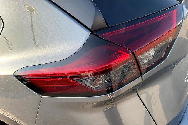 Used 2025 Nissan Rogue SV FWD image 23