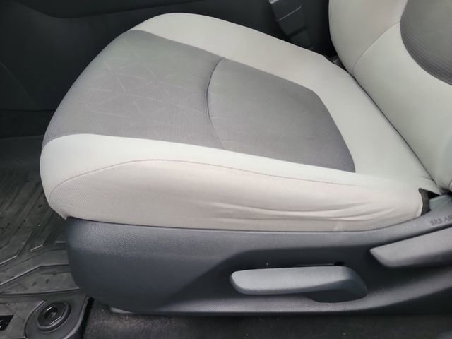 Used 2019 Toyota RAV4 XLE w/ Carpet Mat Package FWD image 21