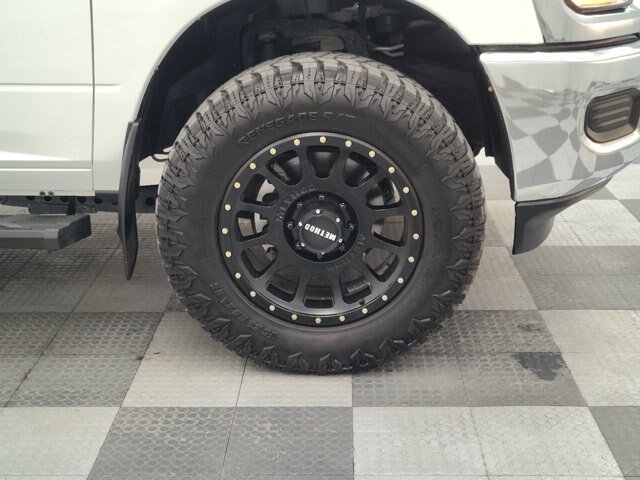 Used 2024 RAM 2500 Tradesman w/ Chrome Appearance Group AWD/4WD image 15