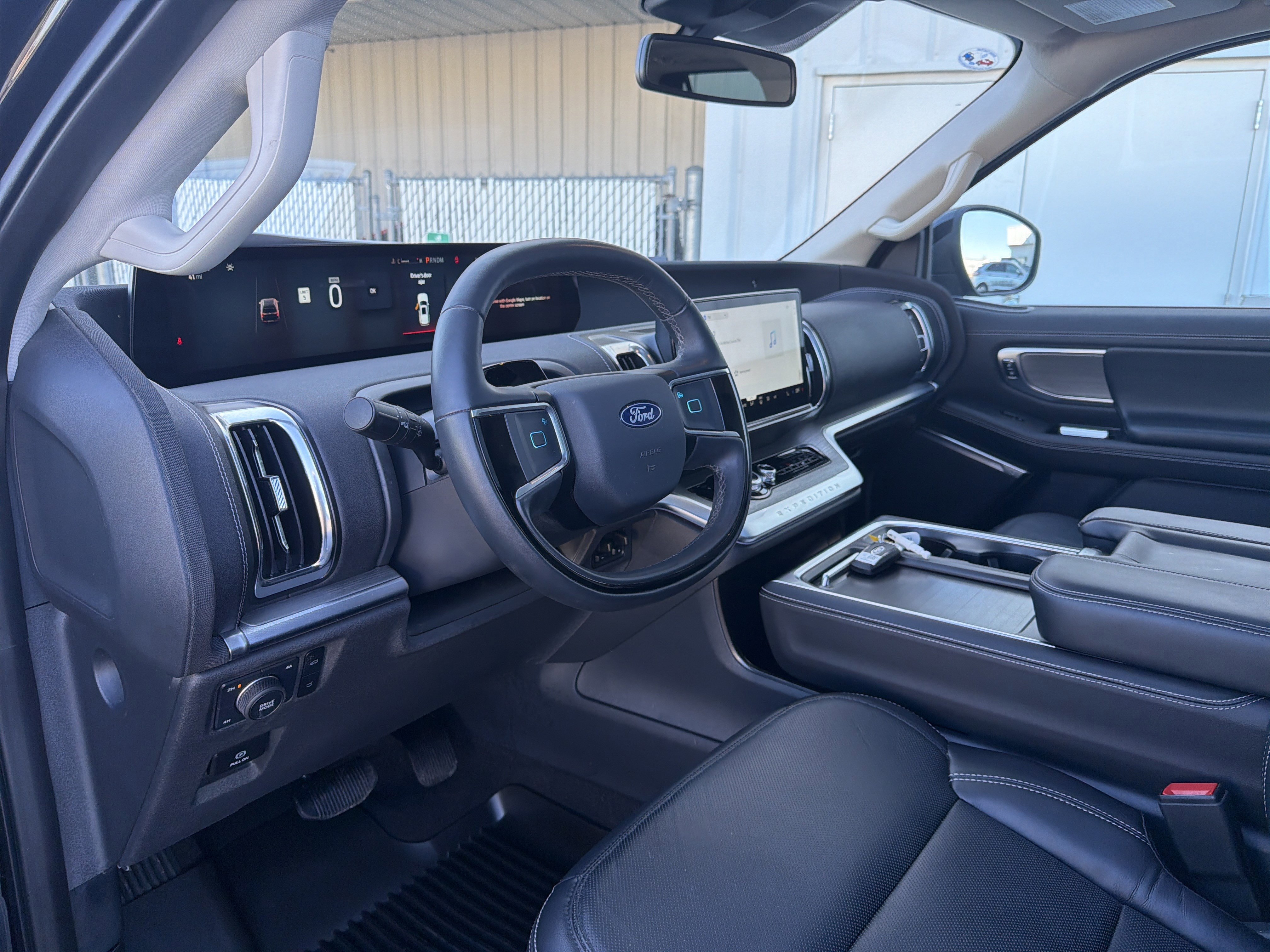 Certified 2025 Ford Expedition Platinum image 28