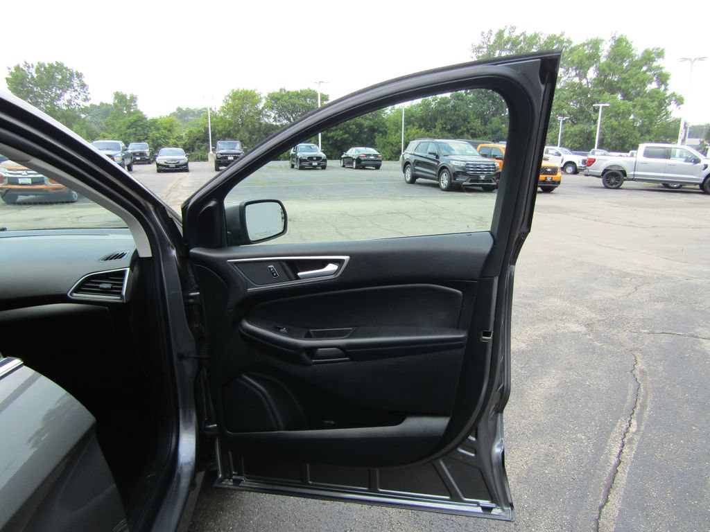 Certified 2023 Ford Edge SEL w/ Convenience Package AWD/4WD image 39