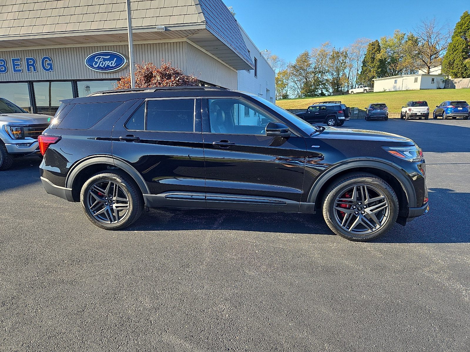 Certified 2025 Ford Explorer ST-Line w/ Premium Package AWD/4WD image 2