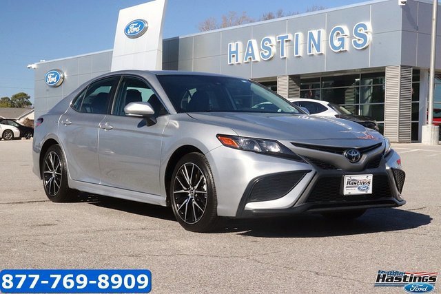 Used 2024 Toyota Camry SE image 5