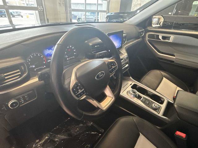 Certified 2022 Ford Explorer XLT w/ Equipment Group 202A image 10