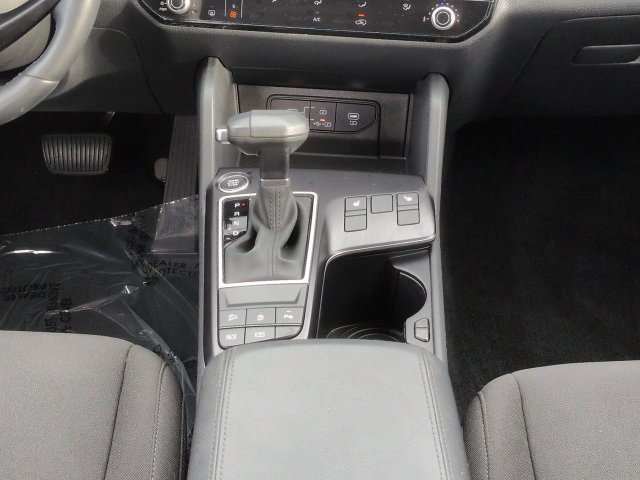 Used 2026 Kia Sportage LX w/ LX Convenience Package FWD image 19