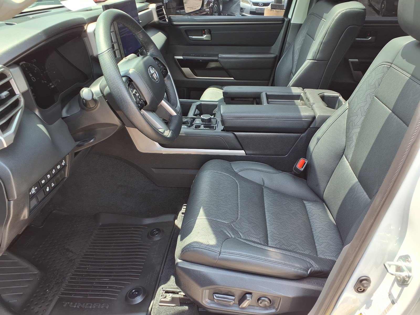Used 2024 Toyota Tundra Limited AWD/4WD image 19