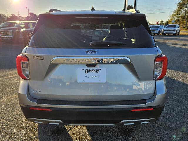 Certified 2023 Ford Explorer XLT w/ Equipment Group 202A image 4