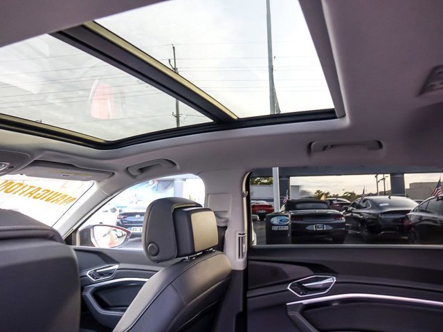 Used 2019 Audi e-tron Premium Plus AWD/4WD image 16
