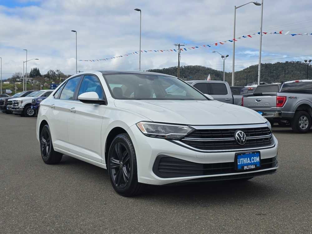 Used 2023 Volkswagen Jetta SE image 8