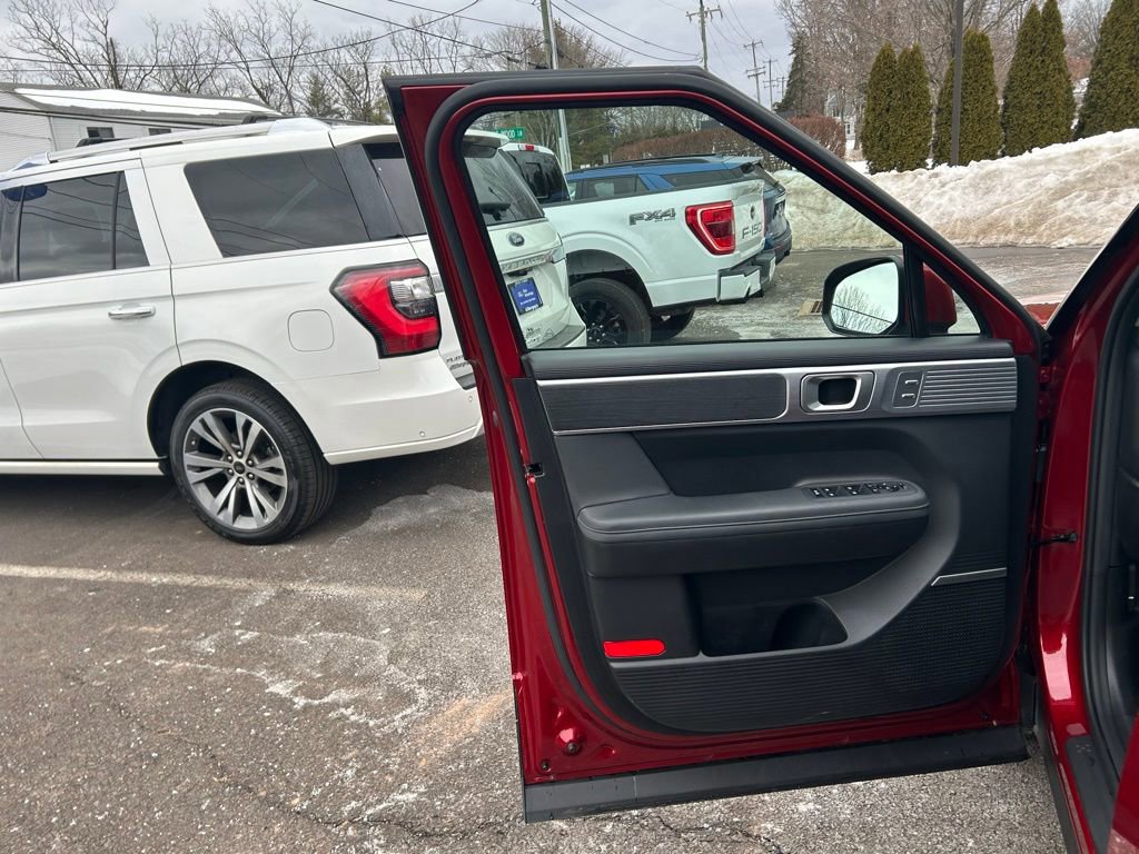 Used 2025 Hyundai Santa Fe Limited image 11