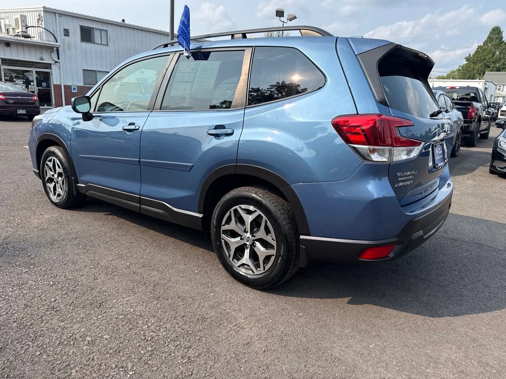 Used 2021 Subaru Forester Premium AWD/4WD image 7