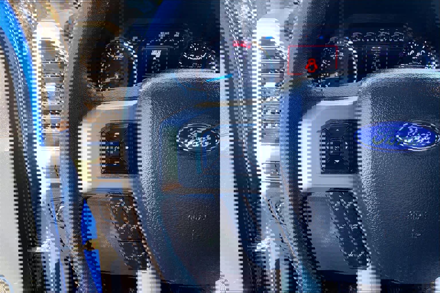 Certified 2022 Ford F350 Lariat w/ Tremor Off-Road Package image 23