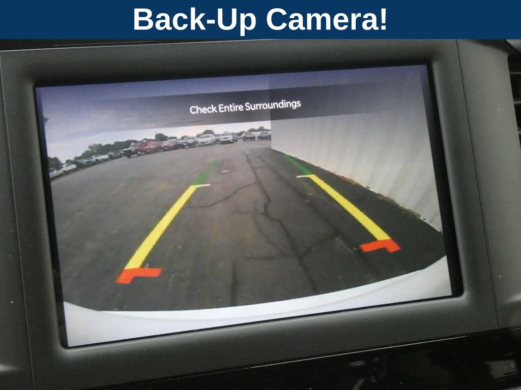 Used 2023 Chrysler Voyager LX FWD image 17