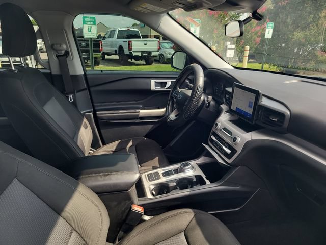 Certified 2023 Ford Explorer XLT RWD image 28