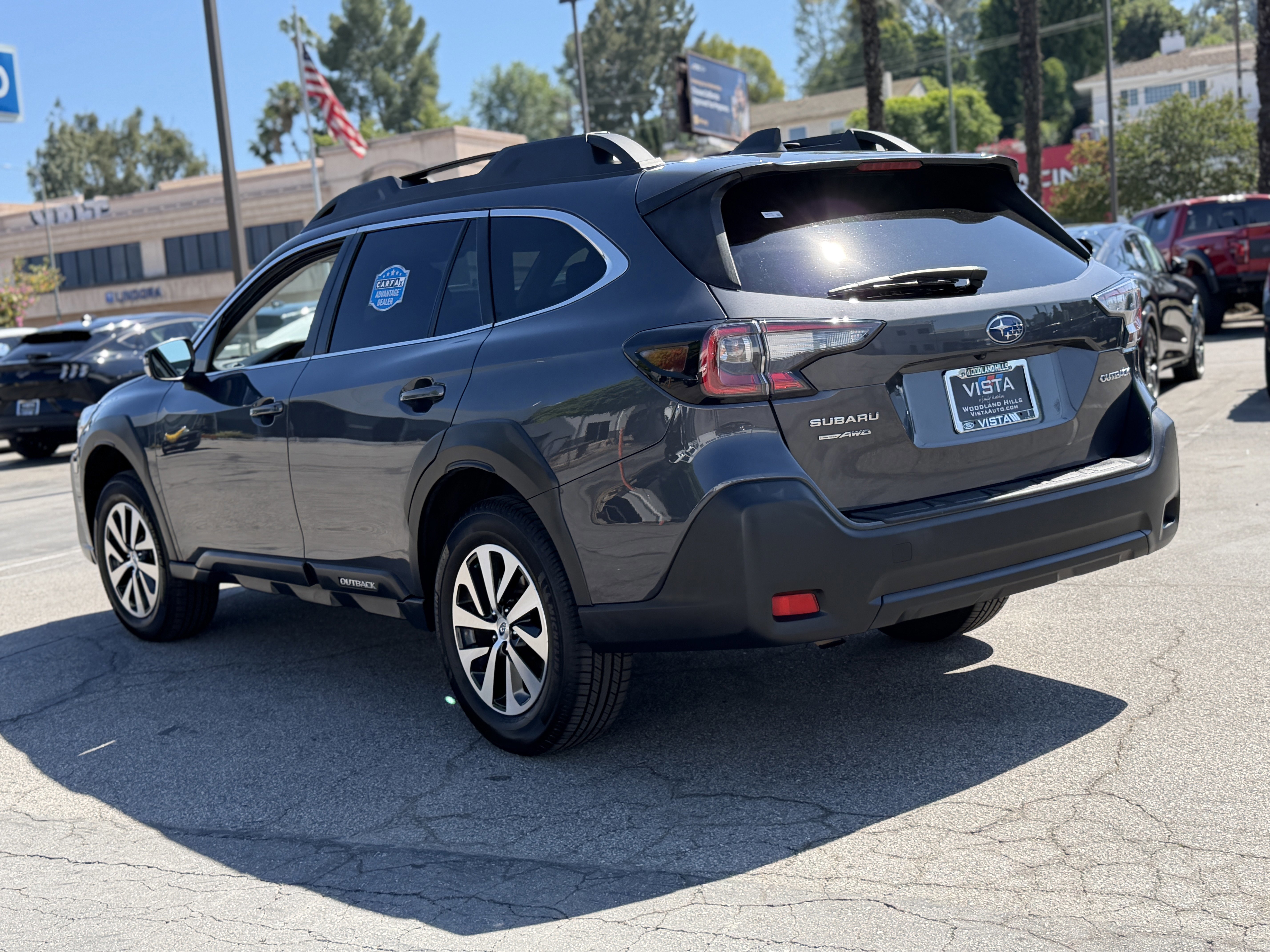 Used 2023 Subaru Outback Premium AWD/4WD image 3