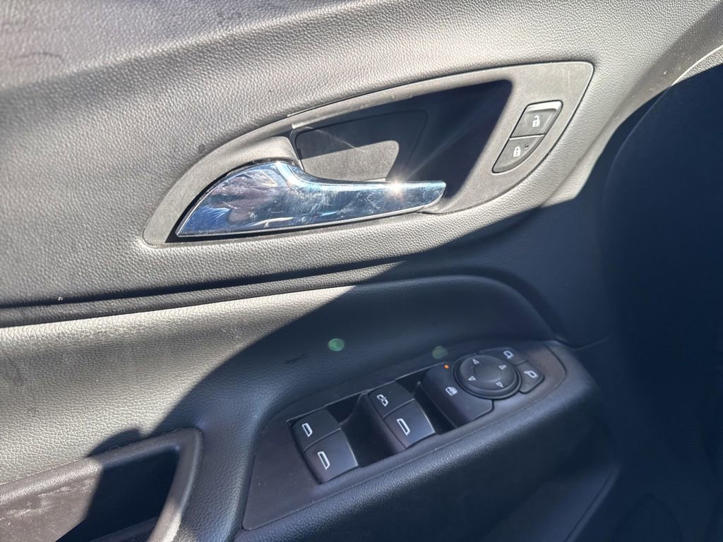 Used 2019 Chevrolet Equinox LT w/ Driver Convenience Package FWD image 25