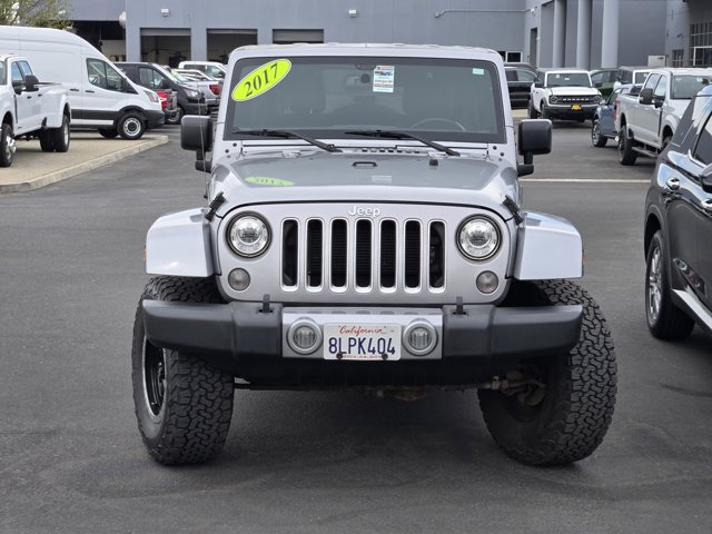 Used 2017 Jeep Wrangler Unlimited Sahara AWD/4WD image 2