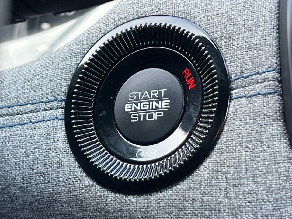 Used 2024 Jeep Compass Latitude AWD/4WD image 30