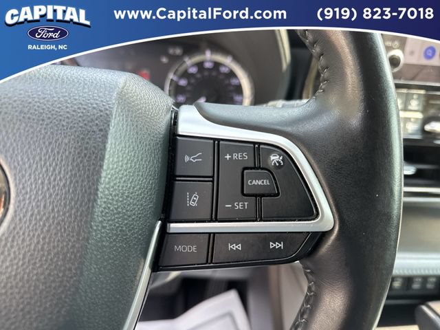 Used 2023 Toyota Highlander LE FWD image 23