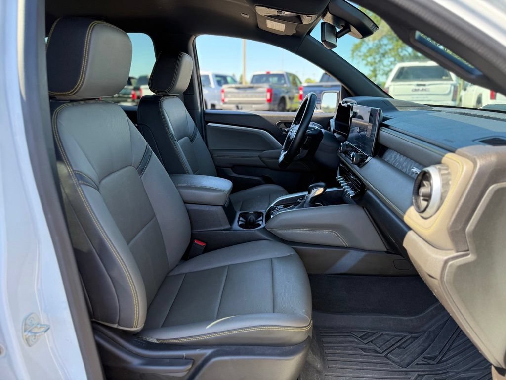 Used 2023 Chevrolet Colorado ZR2 w/ ZR2 Convenience Package III AWD/4WD image 14