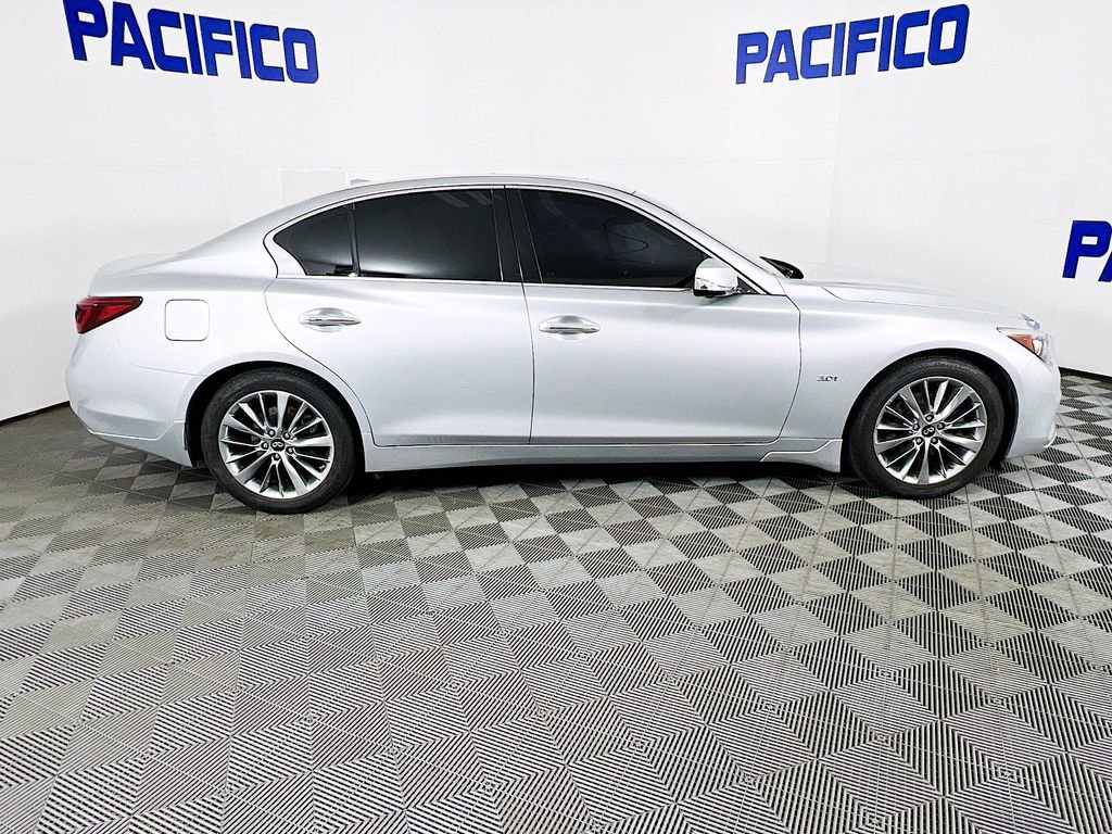 Used 2019 INFINITI Q50 Luxe w/ Essential Package (3.0T Luxe) AWD/4WD image 10