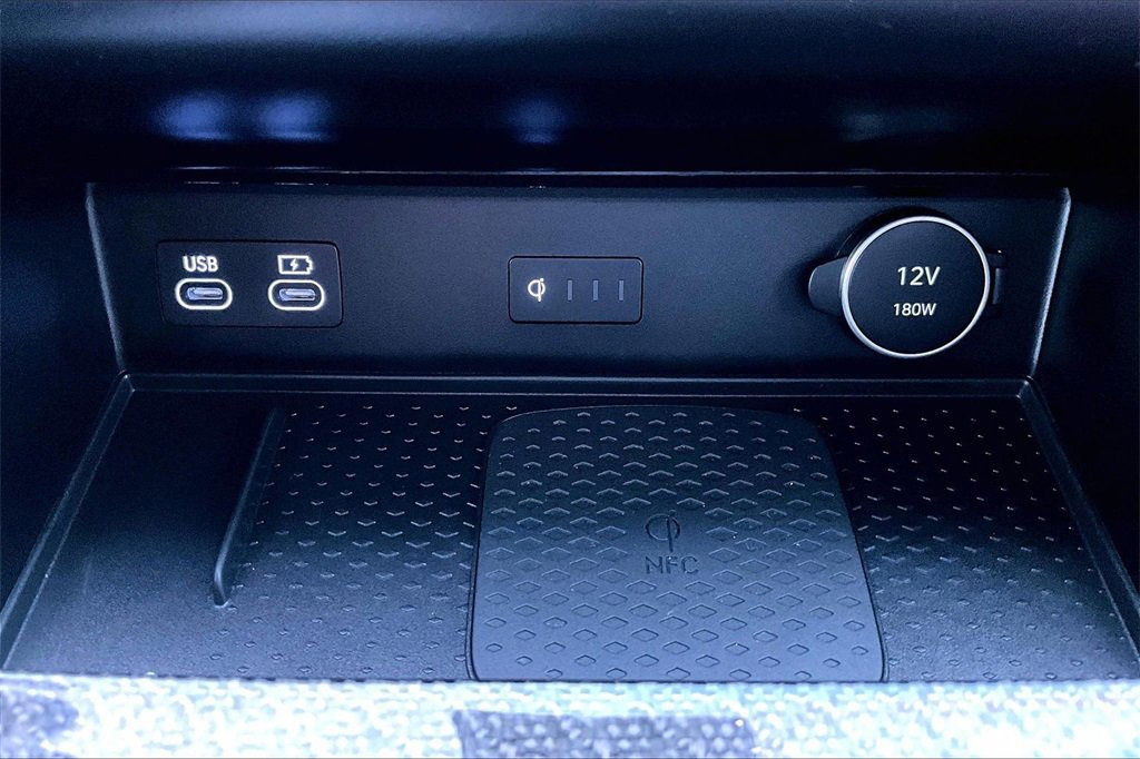 Used 2025 Genesis GV80 3.5T e-SC image 32