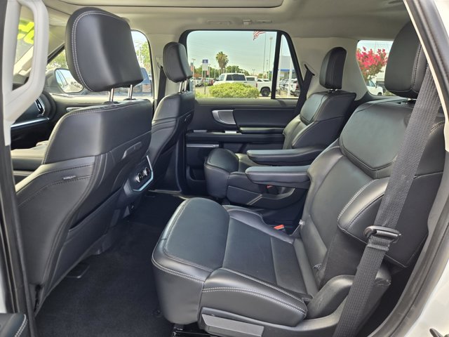 Certified 2025 Ford Expedition Platinum AWD/4WD image 10