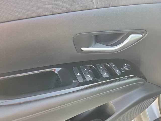 Used 2022 Hyundai Tucson Limited w/ Cargo Package FWD image 23