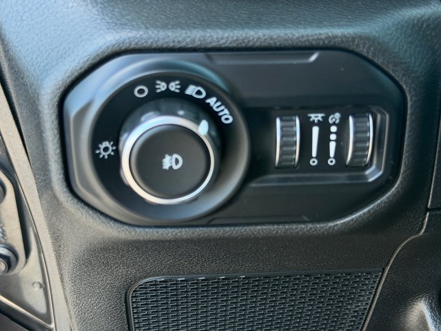 Used 2019 Jeep Wrangler Unlimited Sport AWD/4WD image 32