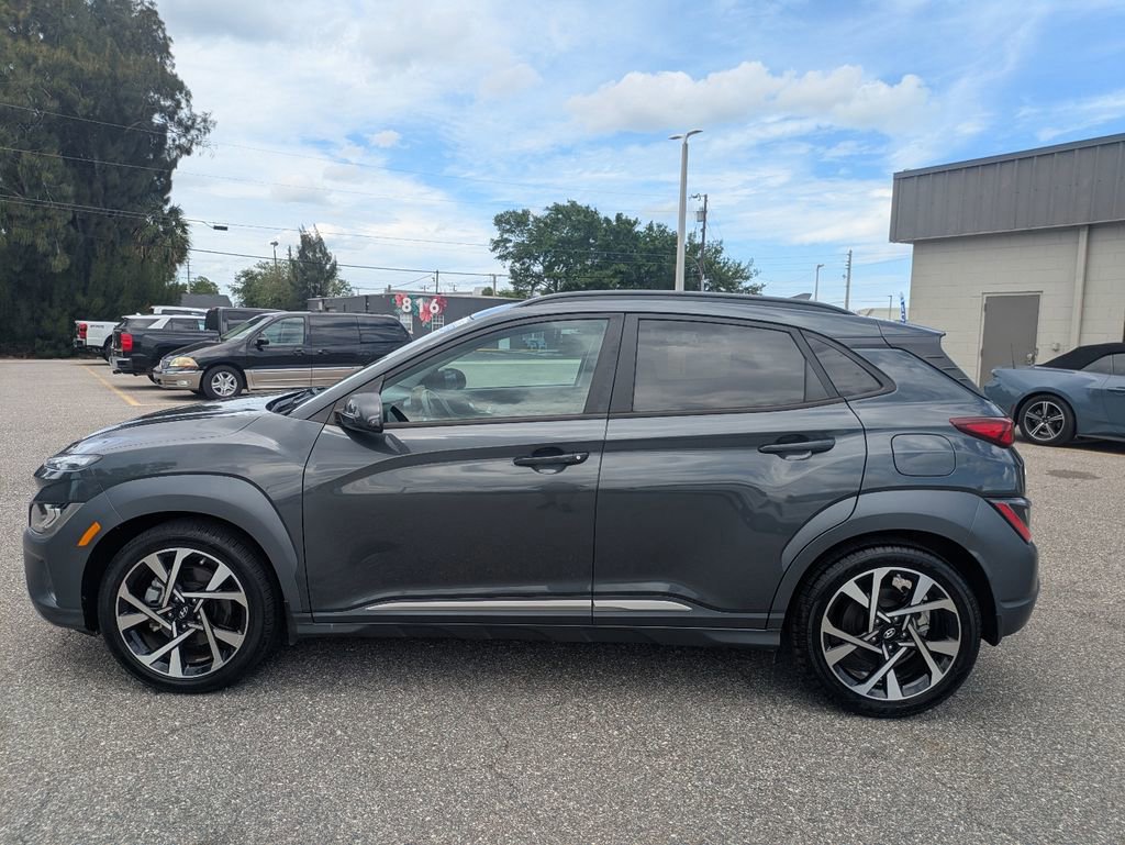 Used 2022 Hyundai Kona Limited w/ Cargo Package FWD image 3