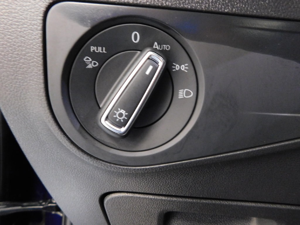 Used 2022 Volkswagen Tiguan SEL R-Line AWD/4WD image 19