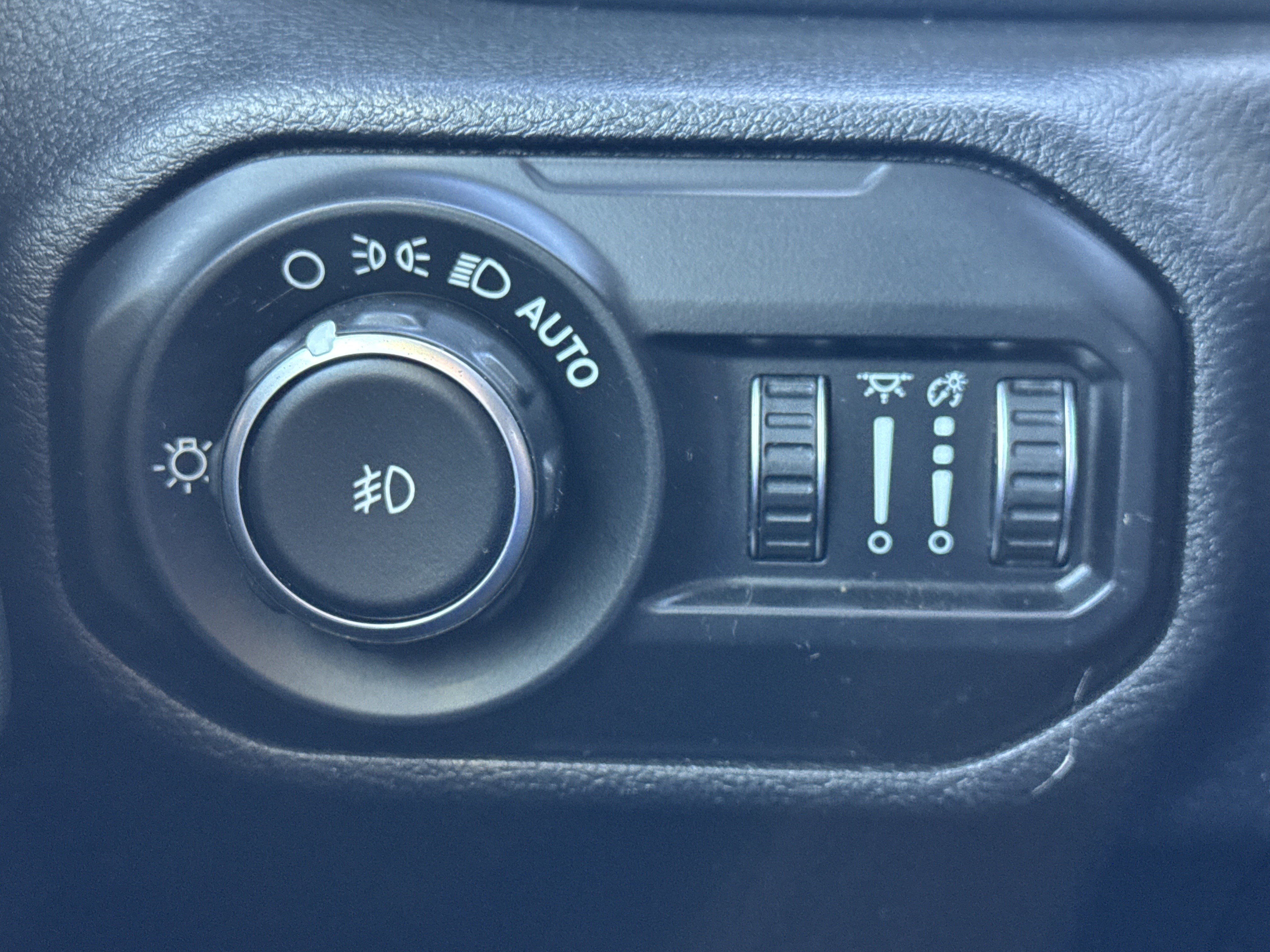 Used 2021 Jeep Wrangler Unlimited Sahara AWD/4WD image 21