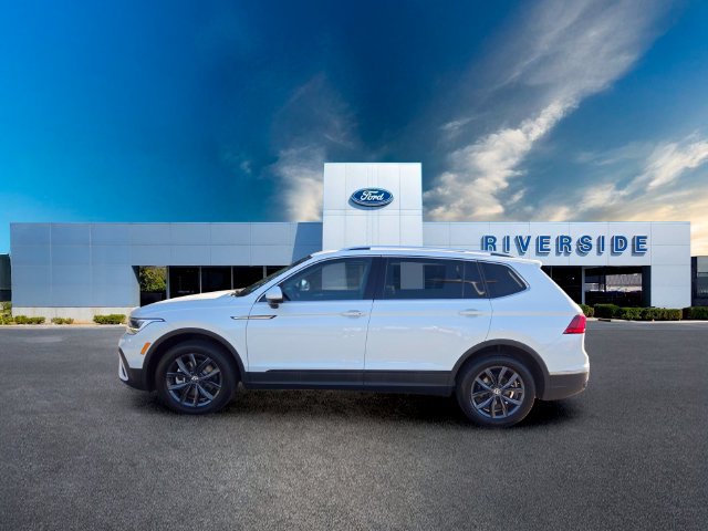 Used 2023 Volkswagen Tiguan SE FWD image 4