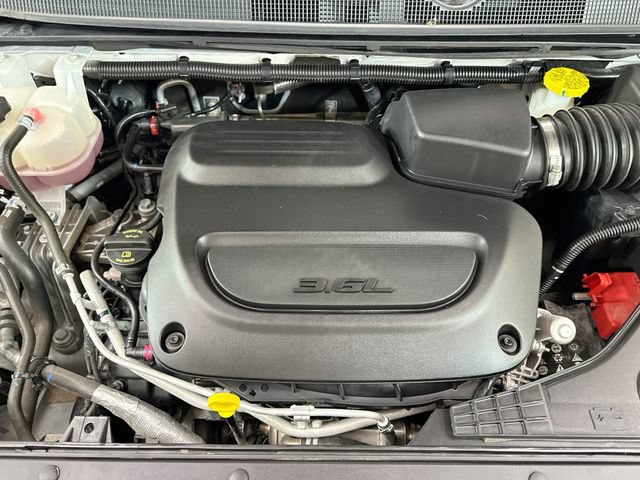 Used 2025 Chrysler Pacifica Select FWD image 29