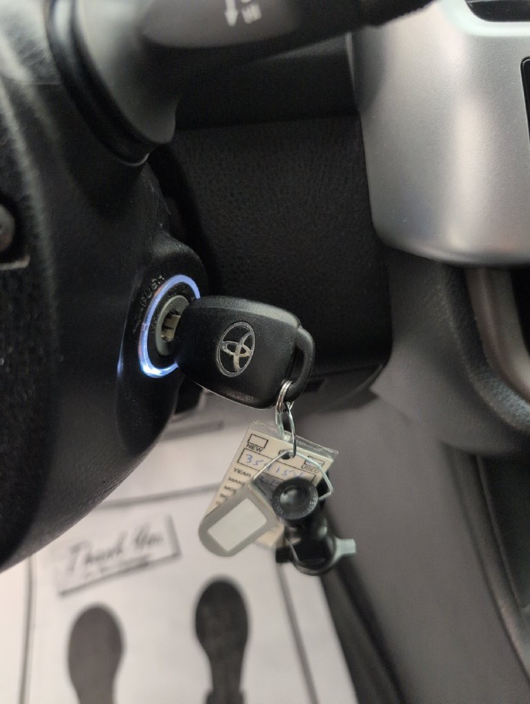 Used 2019 Toyota Highlander Plus FWD image 40