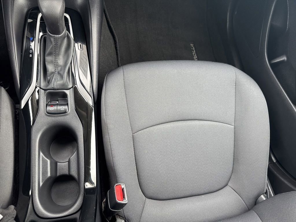 Used 2022 Toyota Corolla LE image 39
